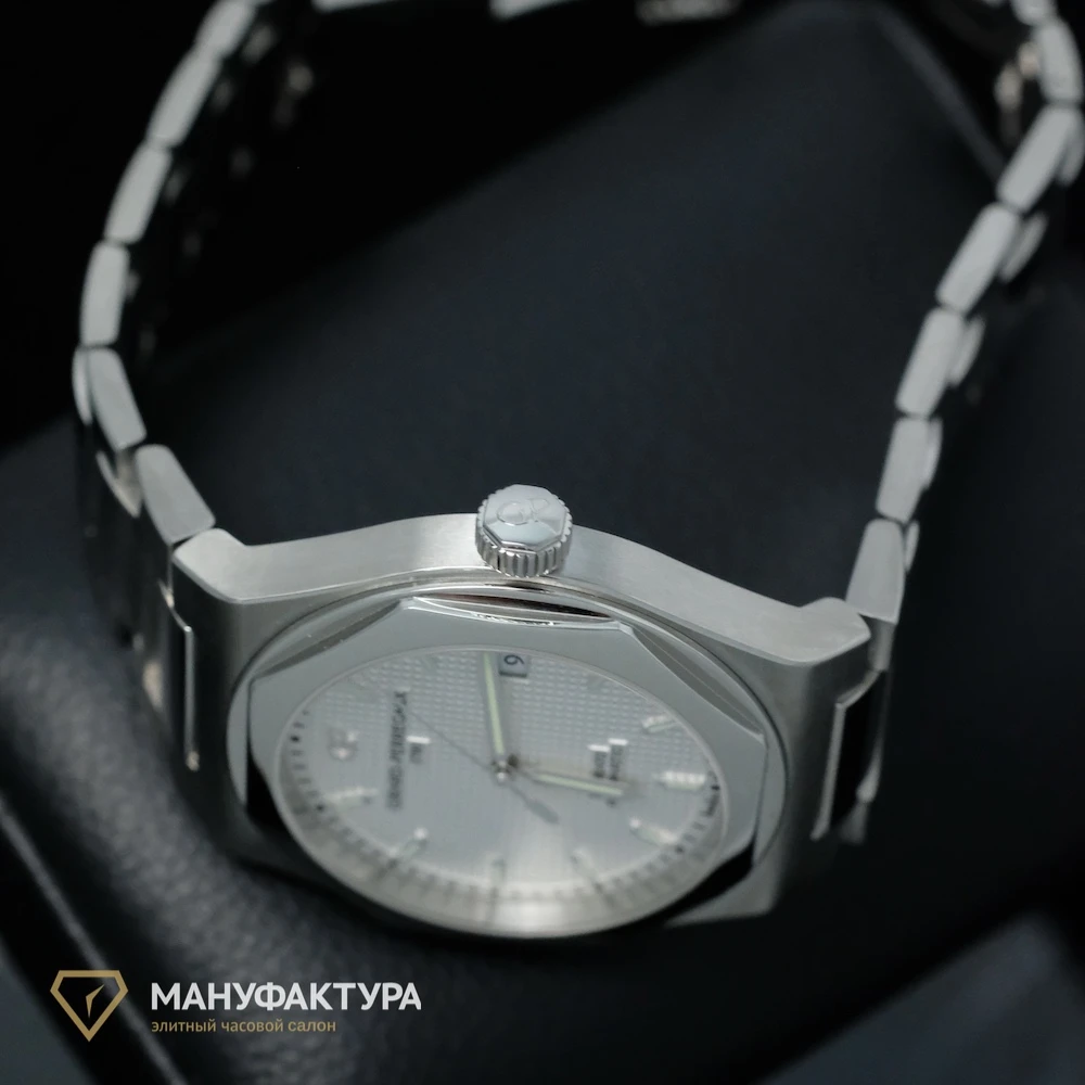 Часы Girard-Perregaux  Laureato Heritage 41 Mm Limited Edition 225  81000-11-131-11A