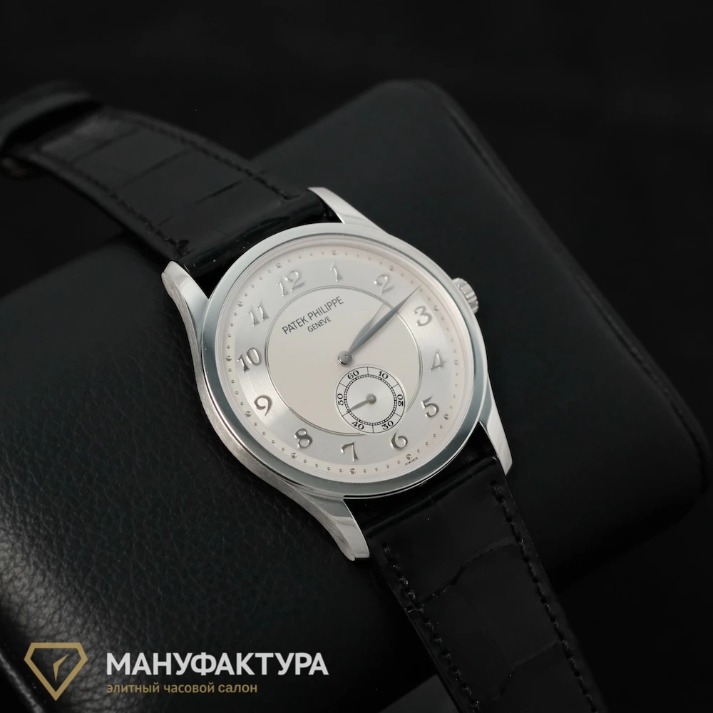 Часы Patek Philippe  Calatrava Platinum Silver-Grey Dial  5196P-001