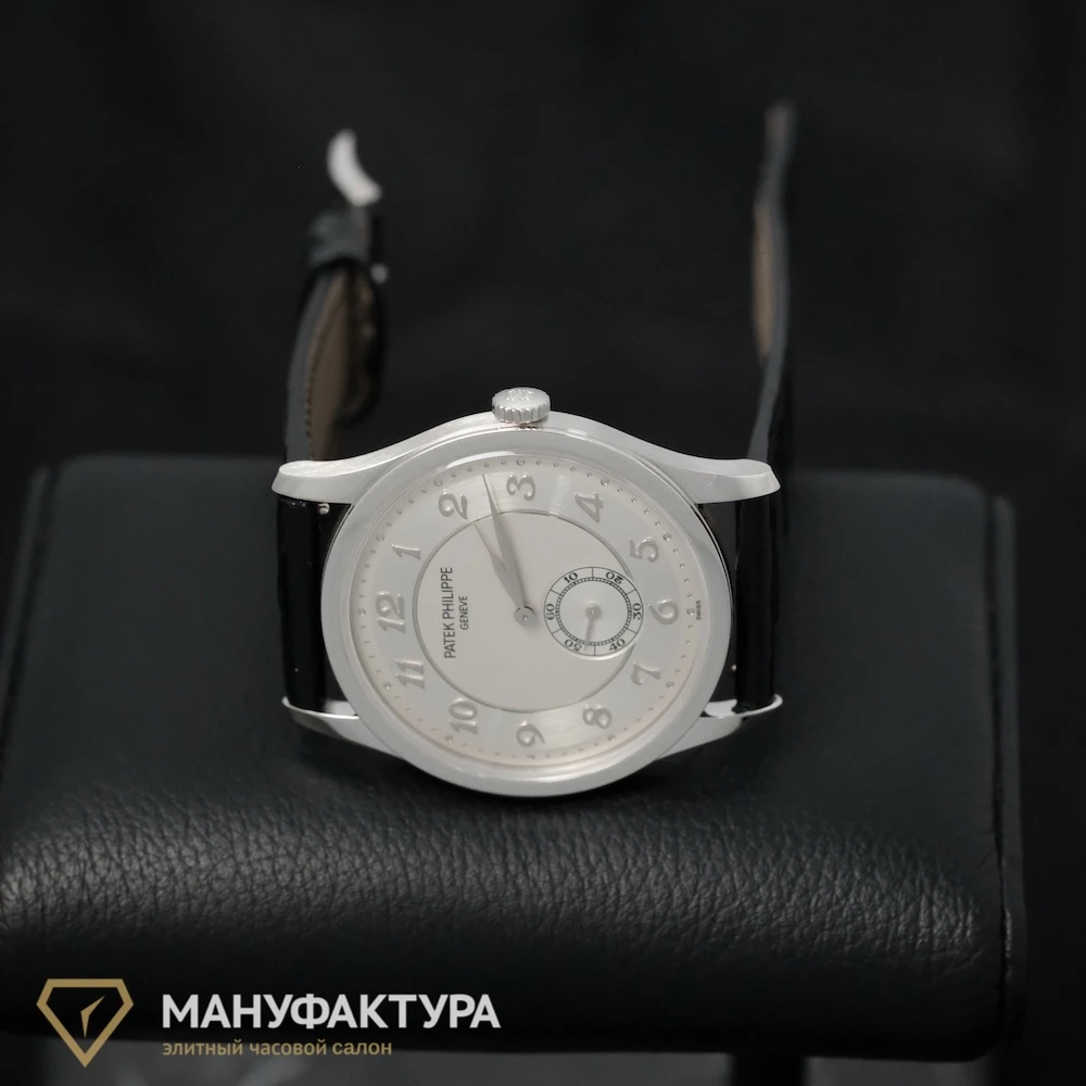 Часы Patek Philippe  Calatrava Platinum Silver-Grey Dial  5196P-001
