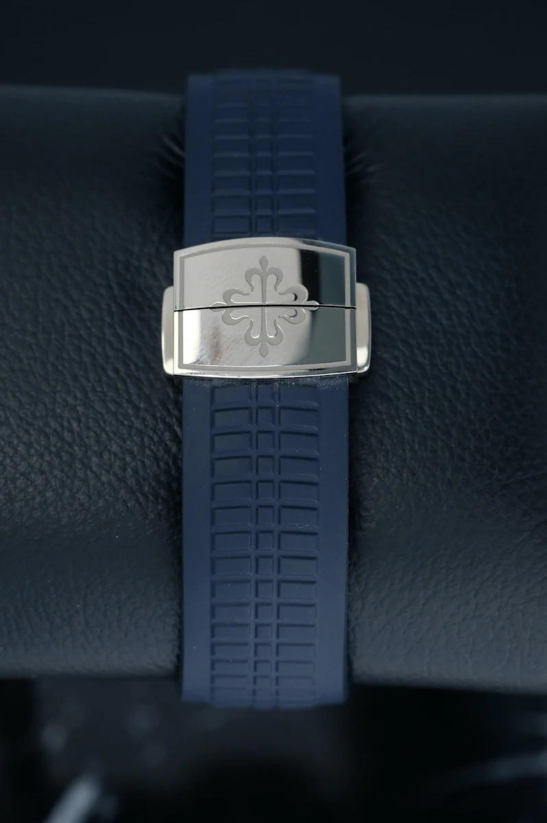 Часы Patek Philippe  Aquanaut Flyback Chronograph Blue Dial White Gold  5968G-001