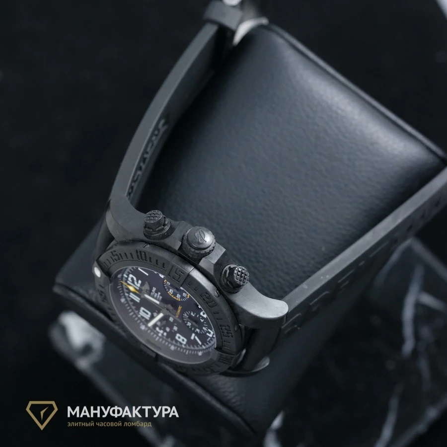 Часы Breitling  Avenger Hurricane 45  XB0180E4/BF31/152S/M20SS.1
