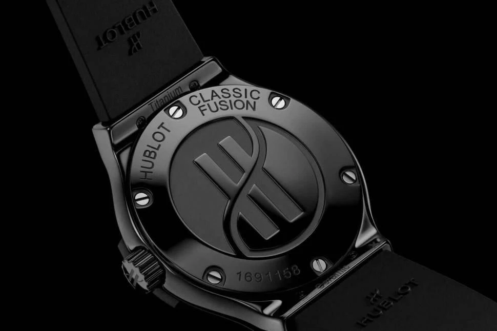 Заказать Hublot  Classic Fusion Black Magic  581.CX.1270.RX.MDM