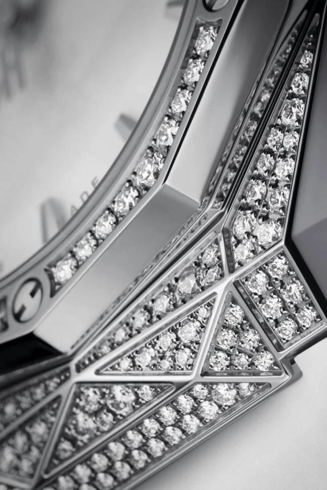 Заказать Hublot  Classic Fusion Orlinski Titanium White Pave  550.NS.2200.RW.1604.ORL20