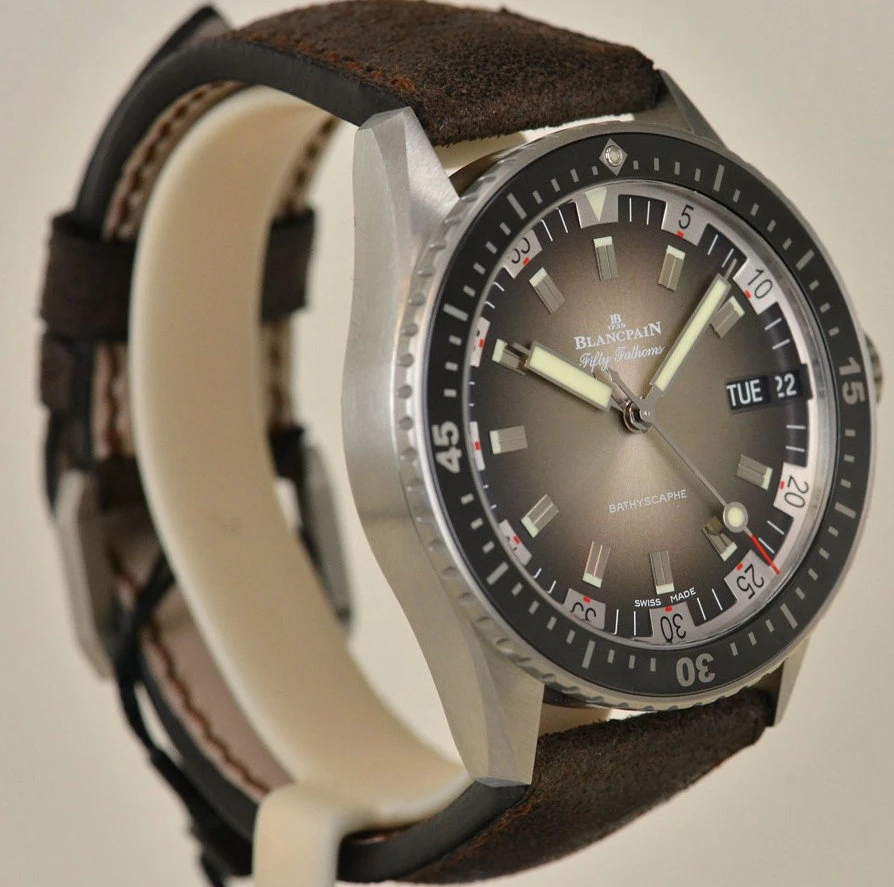 Заказать Blancpain  Fifty Fathoms Bathyscaphe Jour Date 70  5052 1110 63A