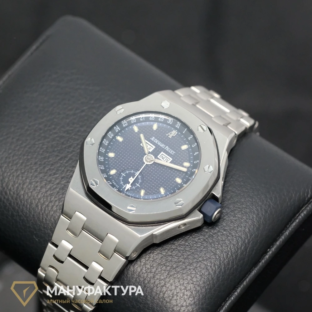 Часы Audemars Piguet  Royal Oak Offshore Triple Calendar  25807ST.O.1010.ST.01