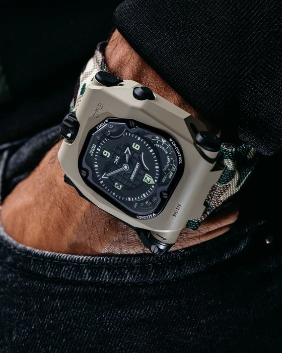 Часы Urwerk  Time Hunter Desert Sage Limited Edition  Urwerk EMC