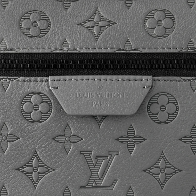 Часы Louis Vuitton  Discovery Backpack Anthracite Gray  M46557