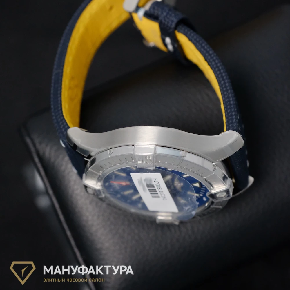 Часы Breitling  Avenger Automatic 43  A17318101C1X1