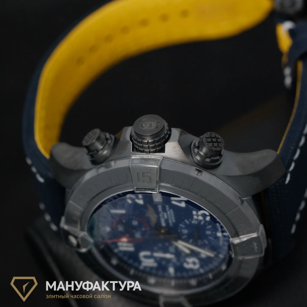 Часы Breitling  Super Avenger Chronograph 48 Night Mission  V13375101C1X1