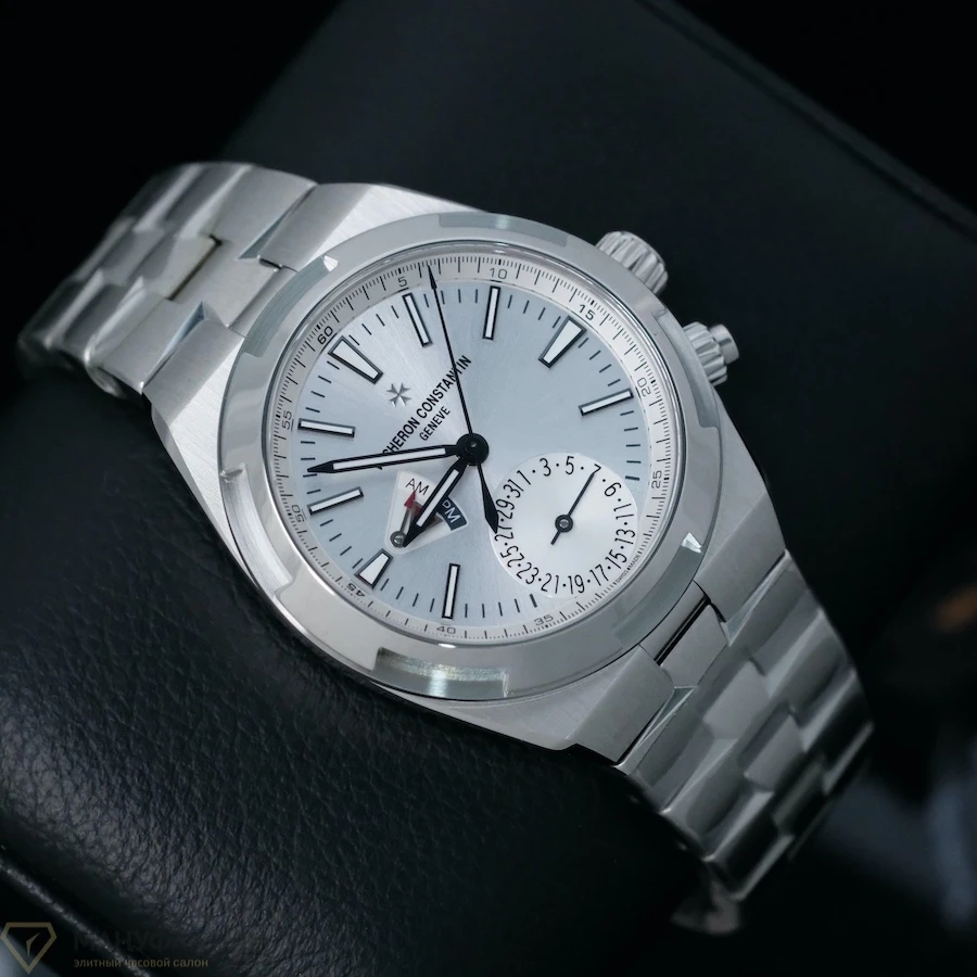 Часы Vacheron Constantin  Overseas Dual Time  7900V/110A-B333