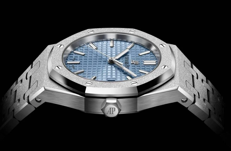 Заказать Audemars Piguet  Royal Oak Frosted Gold Selfwinding  77353BC.GG.1263BC.01