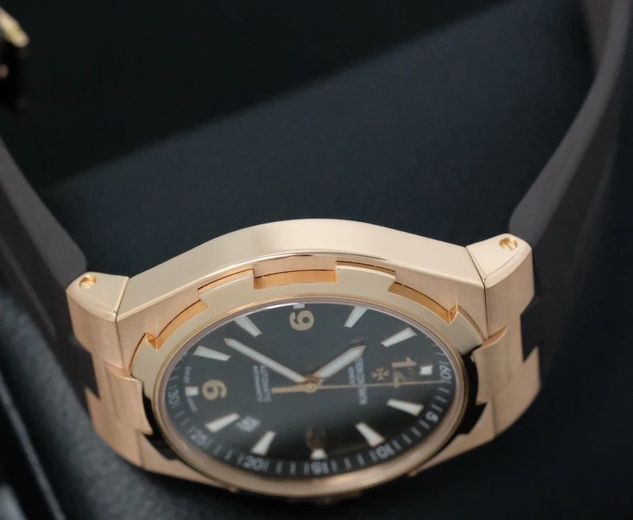 Часы Vacheron Constantin  Overseas Automatic 42Mm  47040/000r