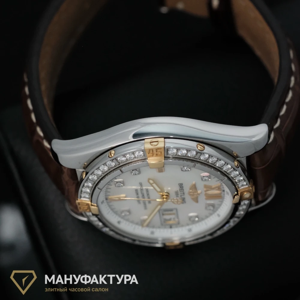 Часы Breitling  Cockpit 2 Tone White Mop Dial  B4935053