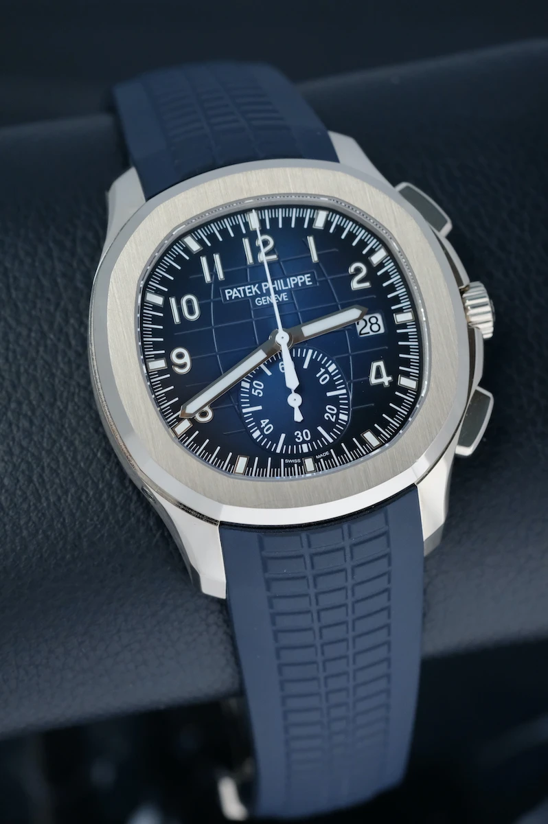 Часы Patek Philippe  Aquanaut Flyback Chronograph Blue Dial White Gold  5968G-001