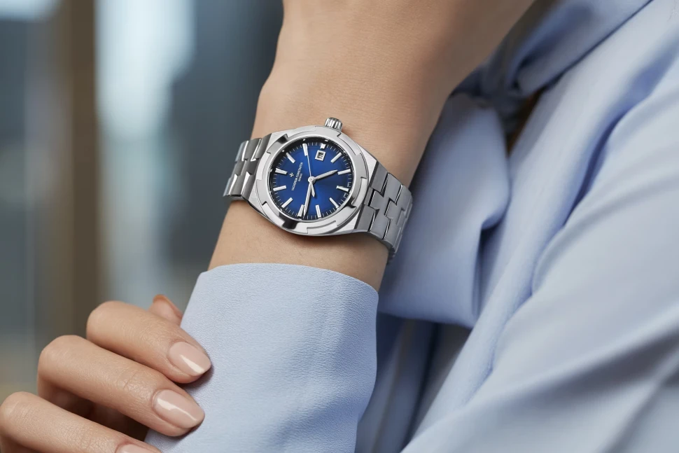 Заказать Vacheron Constantin  Overseas Self-Winding  4600V/200A-B980