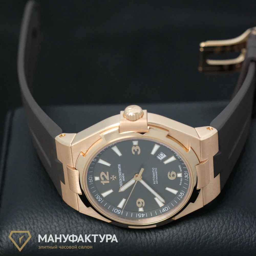 Часы Vacheron Constantin  Overseas Automatic 42Mm  47040/000r-9666