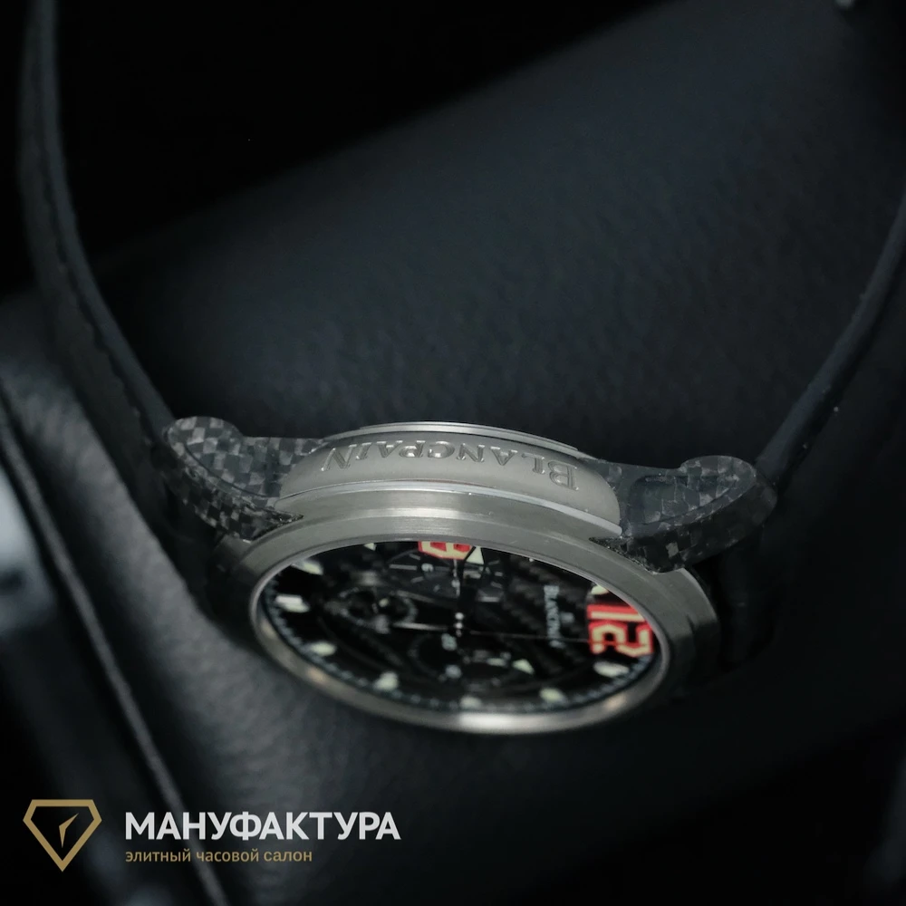 Часы Blancpain  L-Evolution Chronographe Flyback  8885F-1203-52B