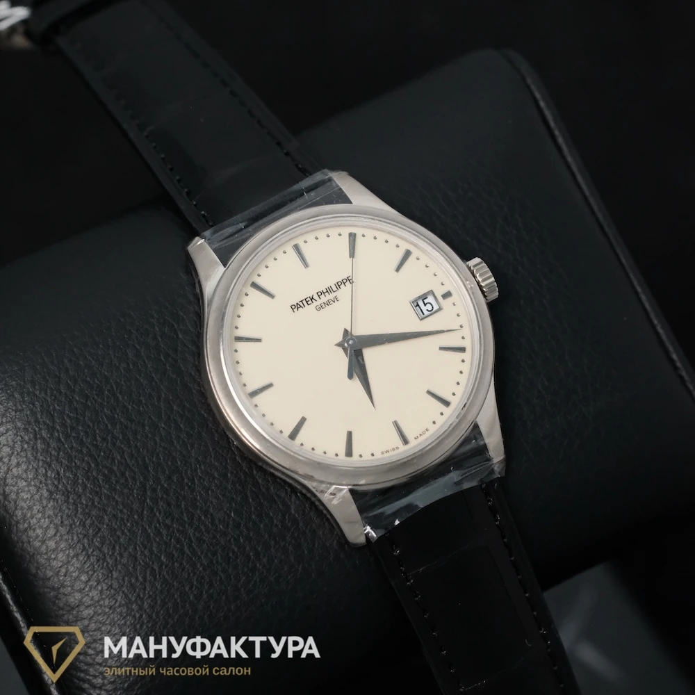 Часы Patek Philippe  Calatrava  5227G-001
