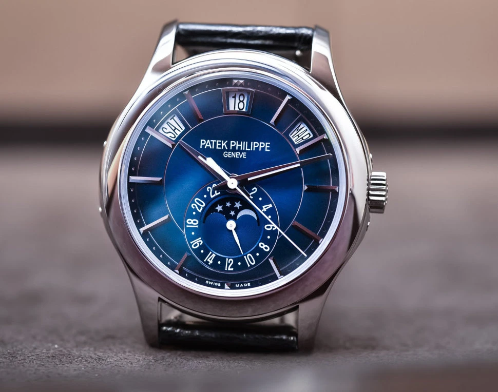 Заказать Patek Philippe  Complications  5205G-013