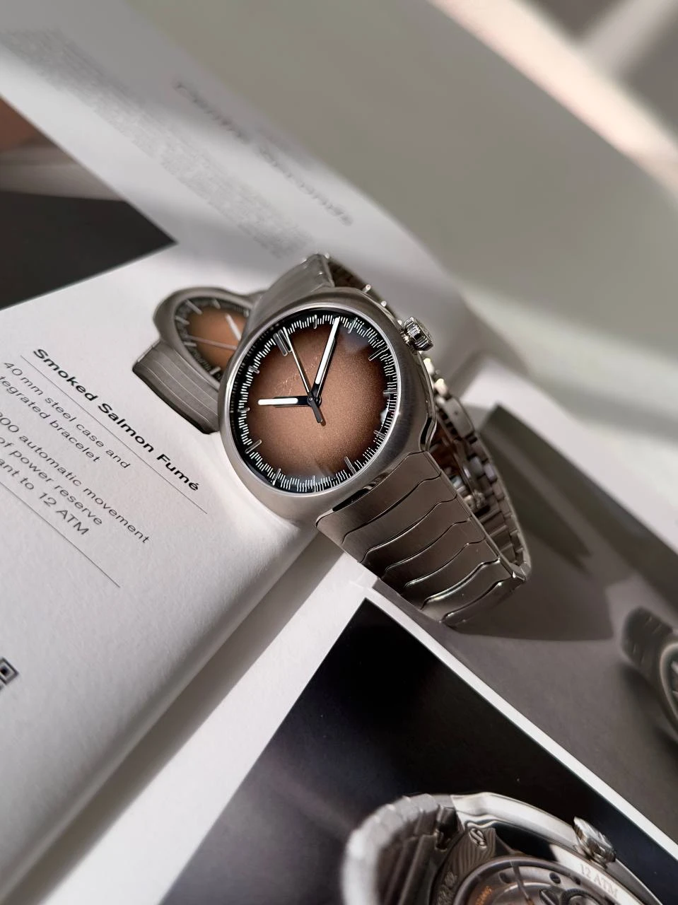 Часы H. Moser &amp; Cie  Streamliner Centre Seconds Smoked Salmon  6200-1207