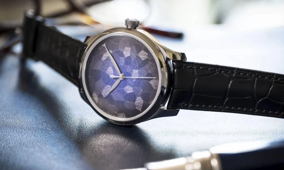 Заказать H. Moser &amp; Cie  H. Moser &amp; Cie Endeavour Centre Seconds  1200-1220