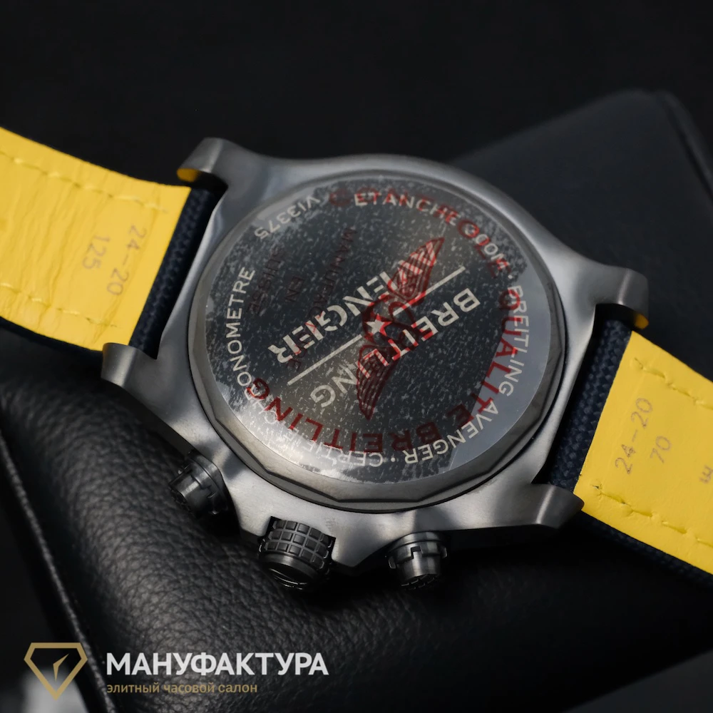 Часы Breitling  Super Avenger Chronograph 48 Night Mission  V13375101C1X1