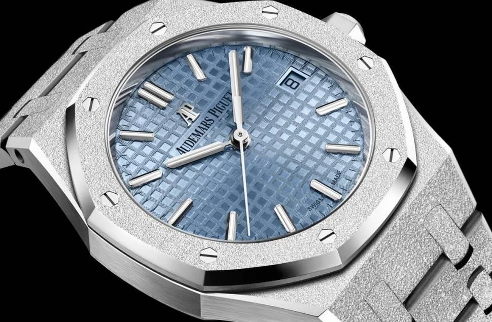 Заказать Audemars Piguet  Royal Oak Frosted Gold Selfwinding  77353BC.GG.1263BC.01
