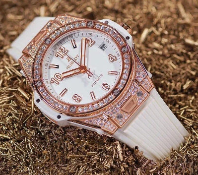 Заказать Hublot  Big Bang One Click King Gold White Pave 39 Mm  465.OE.2080.RW.1604