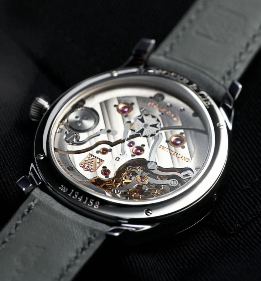 Заказать H. Moser &amp; Cie  H. Moser &amp; Cie Endeavour Perpetual Calendar  1800-2000