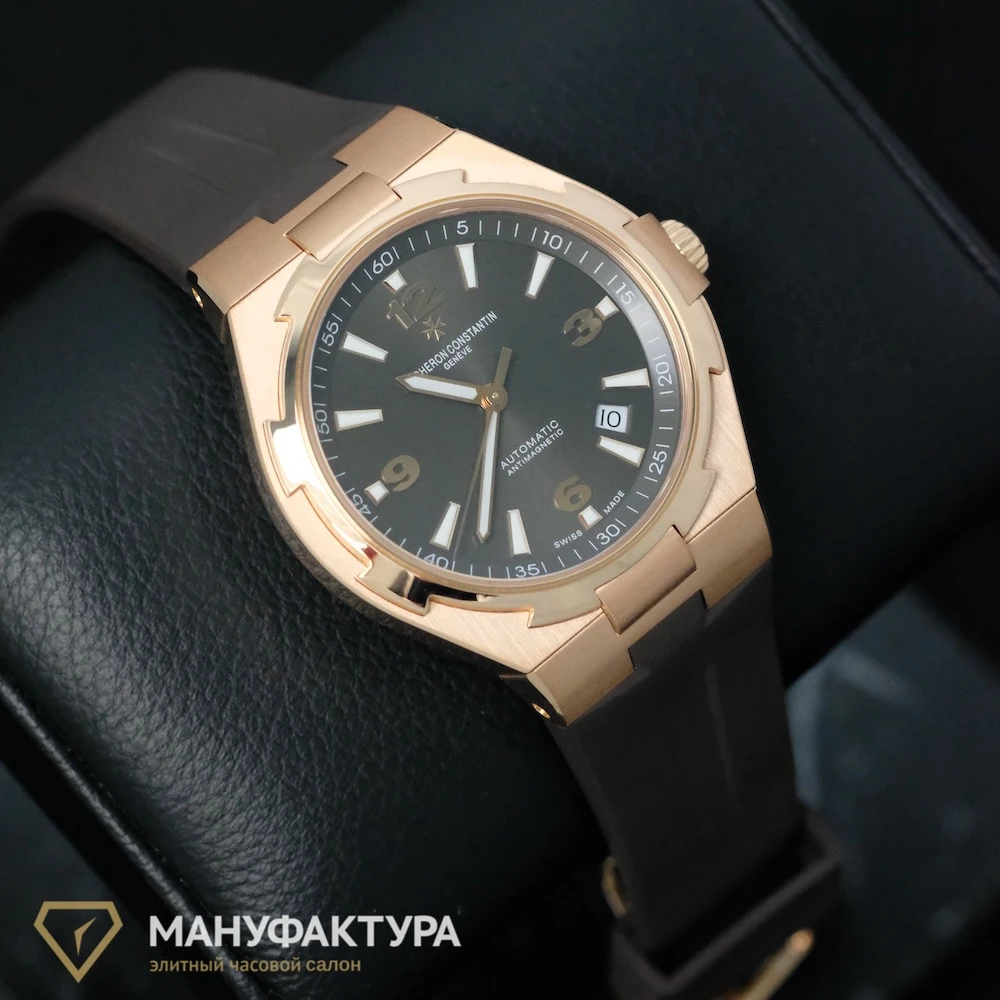 Часы Vacheron Constantin  Overseas Automatic 42Mm  47040/000r-9666