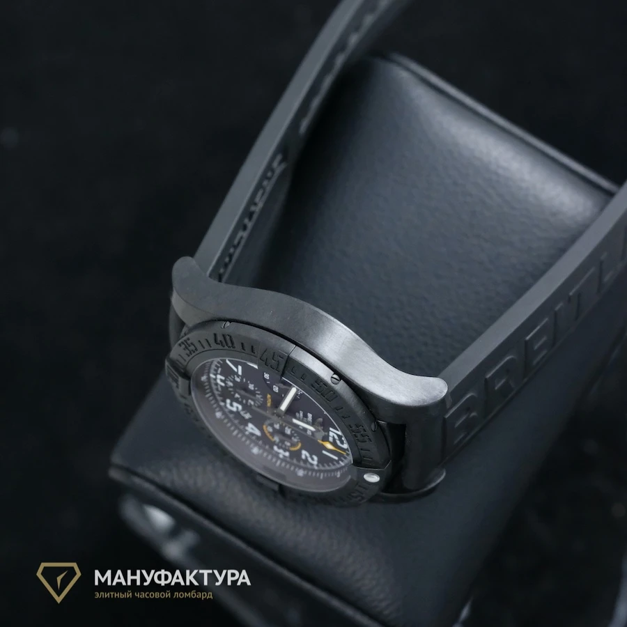 Часы Breitling  Avenger Hurricane 45  XB0180E4/BF31/152S/M20SS.1