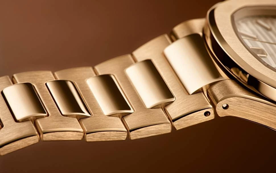 Заказать Patek Philippe  Nautilus  7118/1R-001