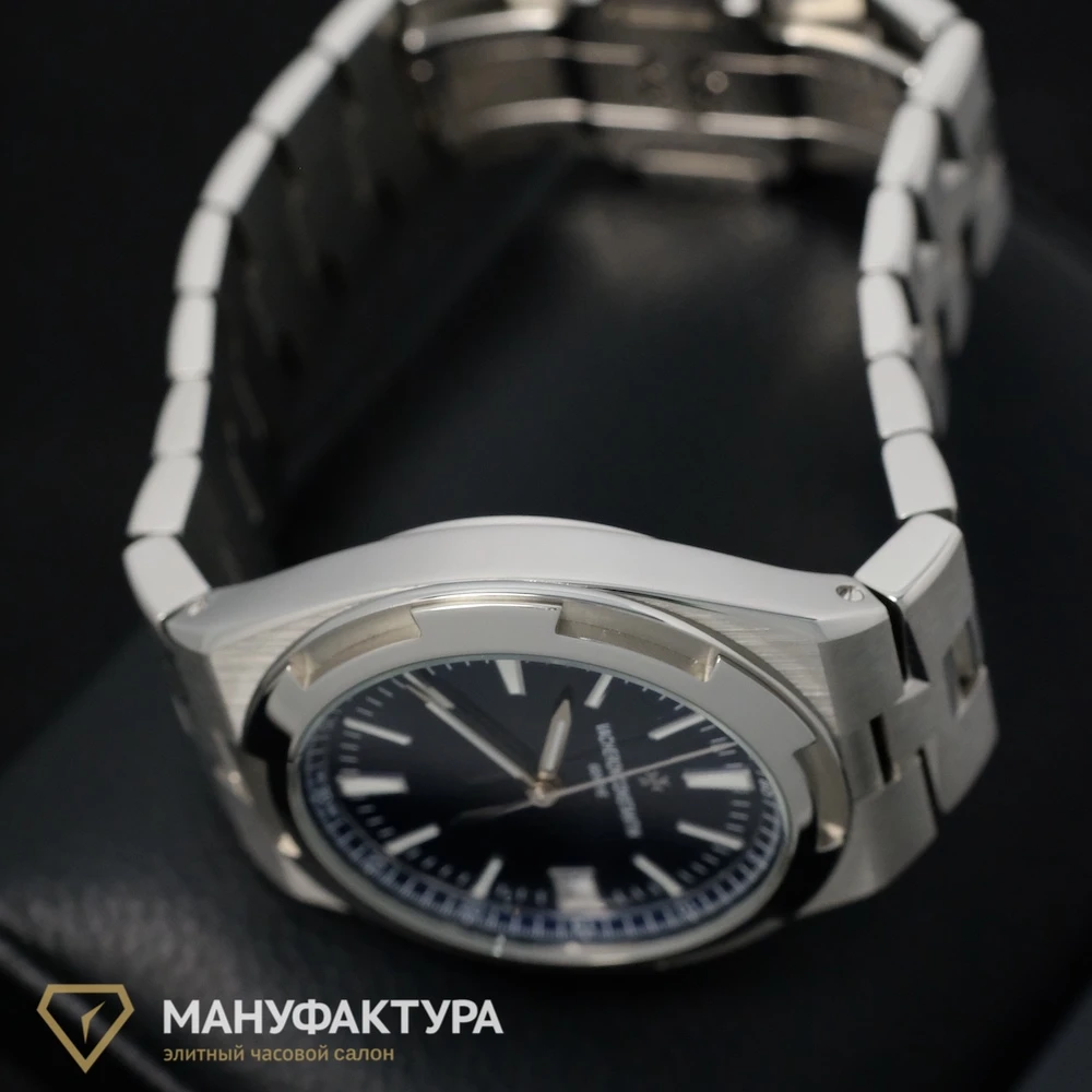 Часы Vacheron Constantin  Overseas Automatic Date 41 Mm  4500V/110A-B128