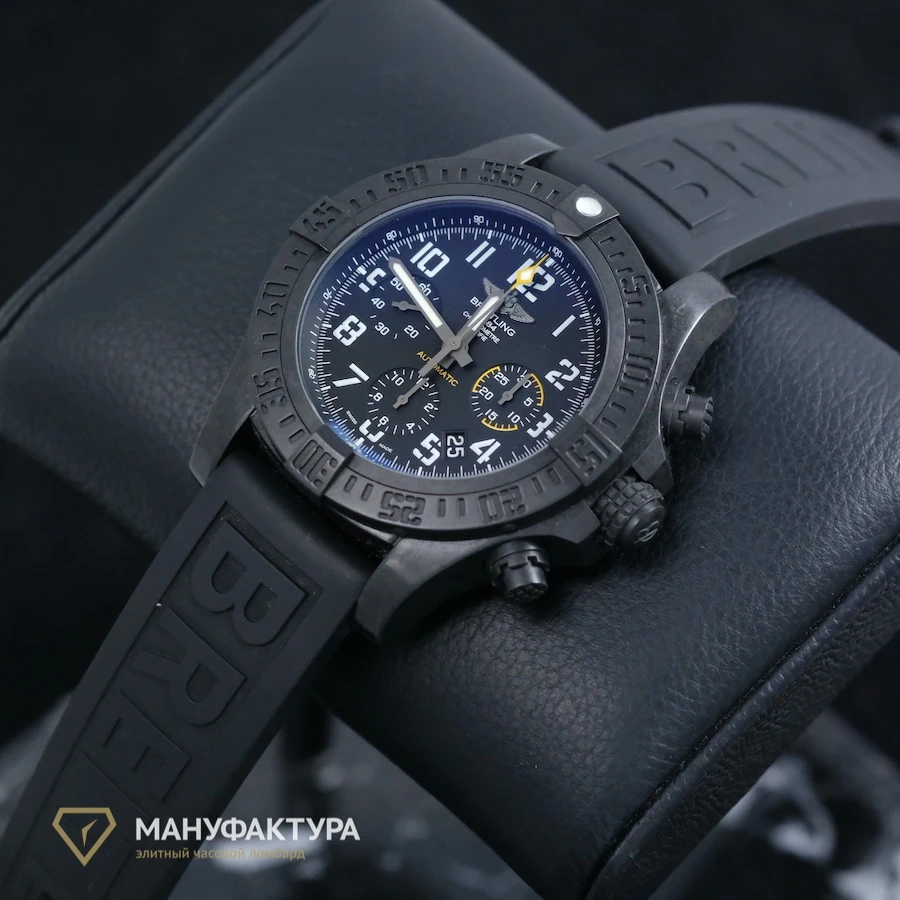 Часы Breitling  Avenger Hurricane 45  XB0180E4/BF31/152S/M20SS.1