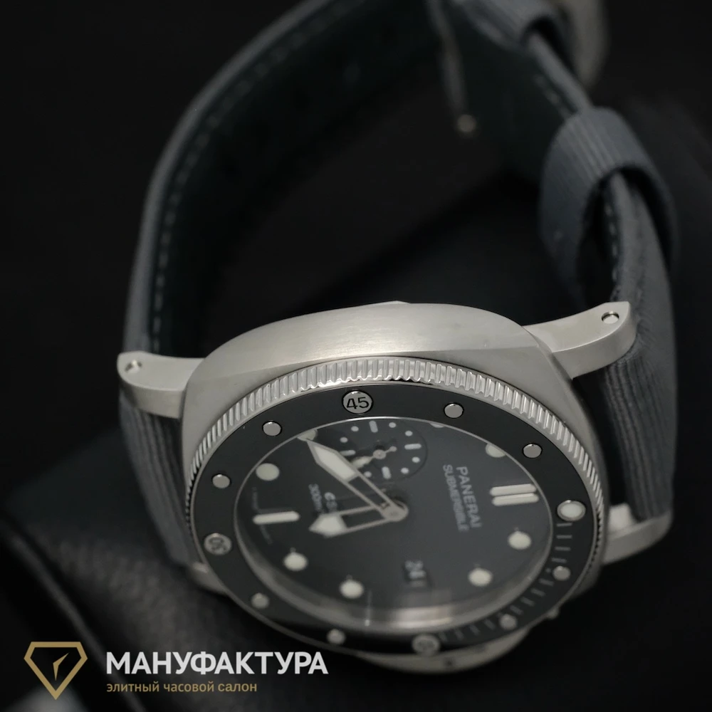 Часы Panerai  Submersible Quarantaquattro Esteel™ Grigio Roccia  PAM01288