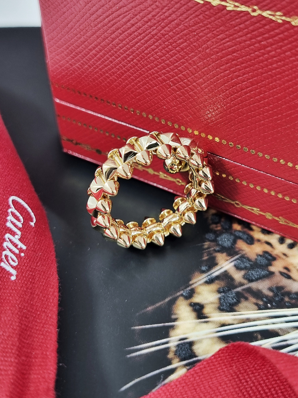 Украшение Cartier  Clash de Cartier ring, medium model  CRB4239153 