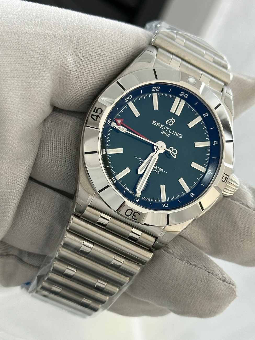 Часы Breitling  Chronomat Automatic Gmt 40  A32398101L1A1