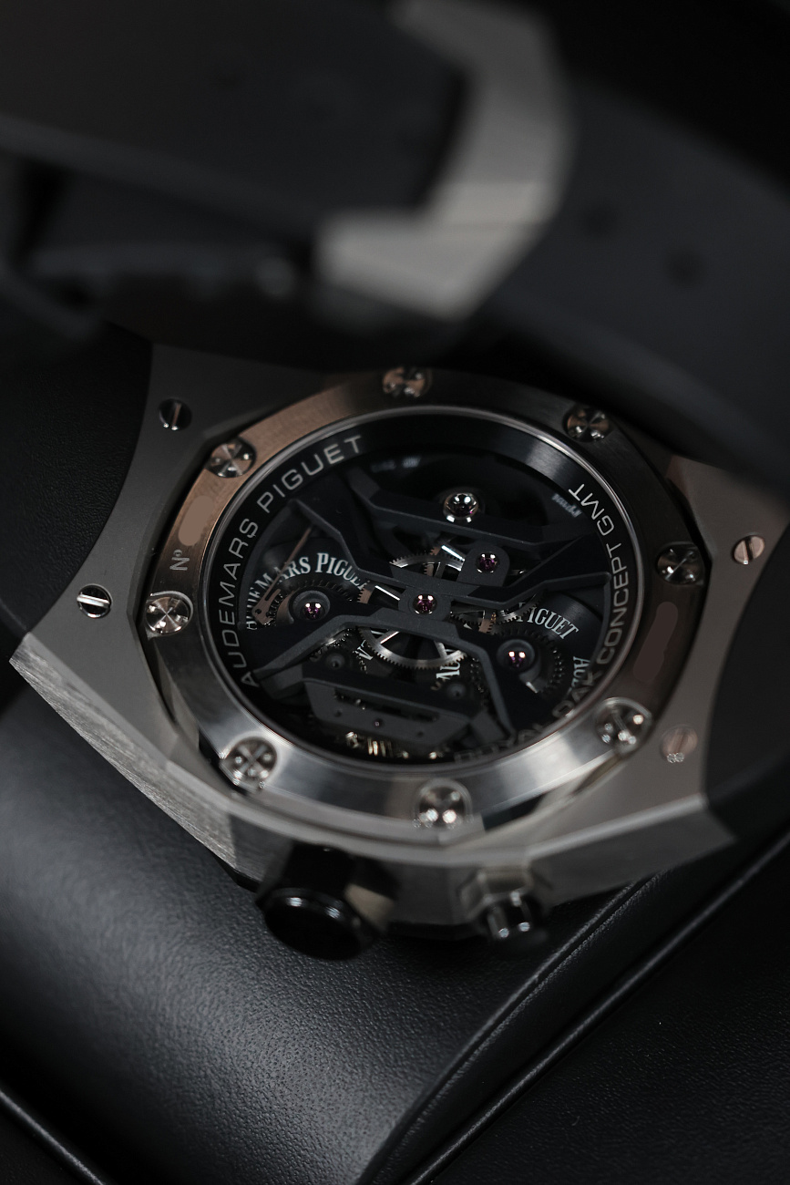 Часы Audemars Piguet  Royal Oak Concept Gmt Tourbillon 44 Mm  26560IO.OO.D002CA.01