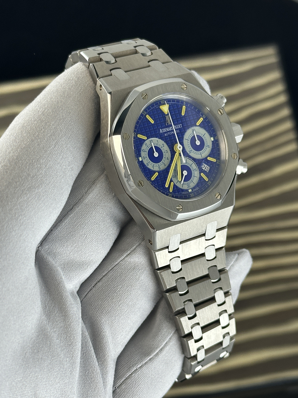 Часы Audemars Piguet  Royal Oak Chronograph Chrono 39 City Of Sails Titanium Limited Edition  25860IS.O.1110IS.01