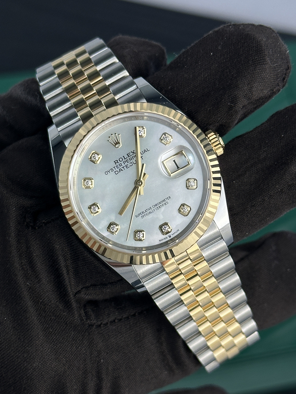 Часы Rolex  Datejust 36Mm Mother Of Pearl Dial Steel Yellow Gold  126233-0035