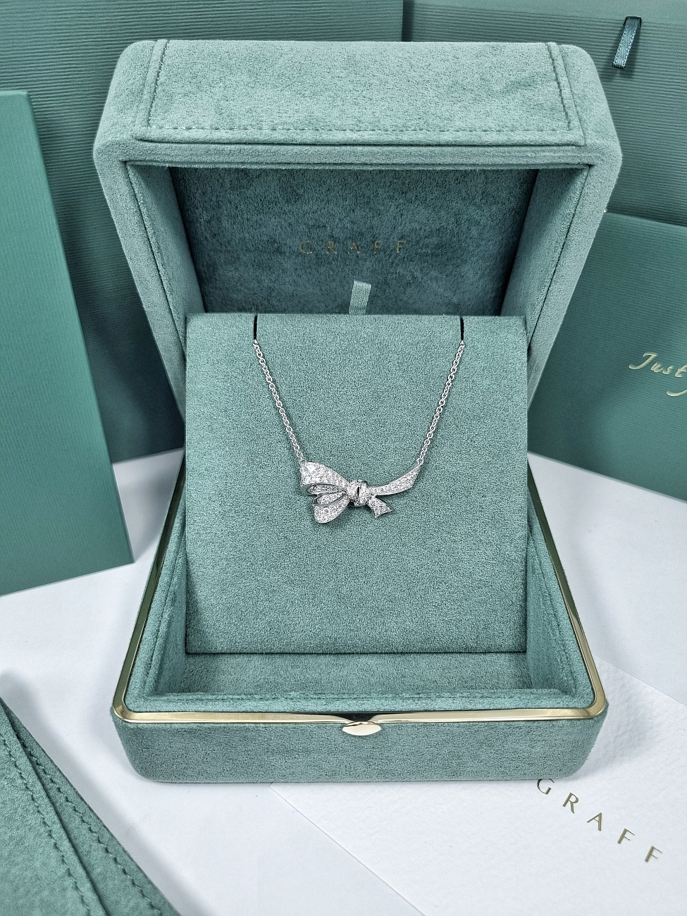 Украшение Graff  Tilda's Bow Diamond Pendant  RGP798 