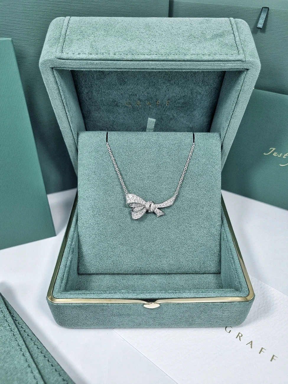 Украшение Graff  Tilda's Bow Diamond Pendant  RGP798 