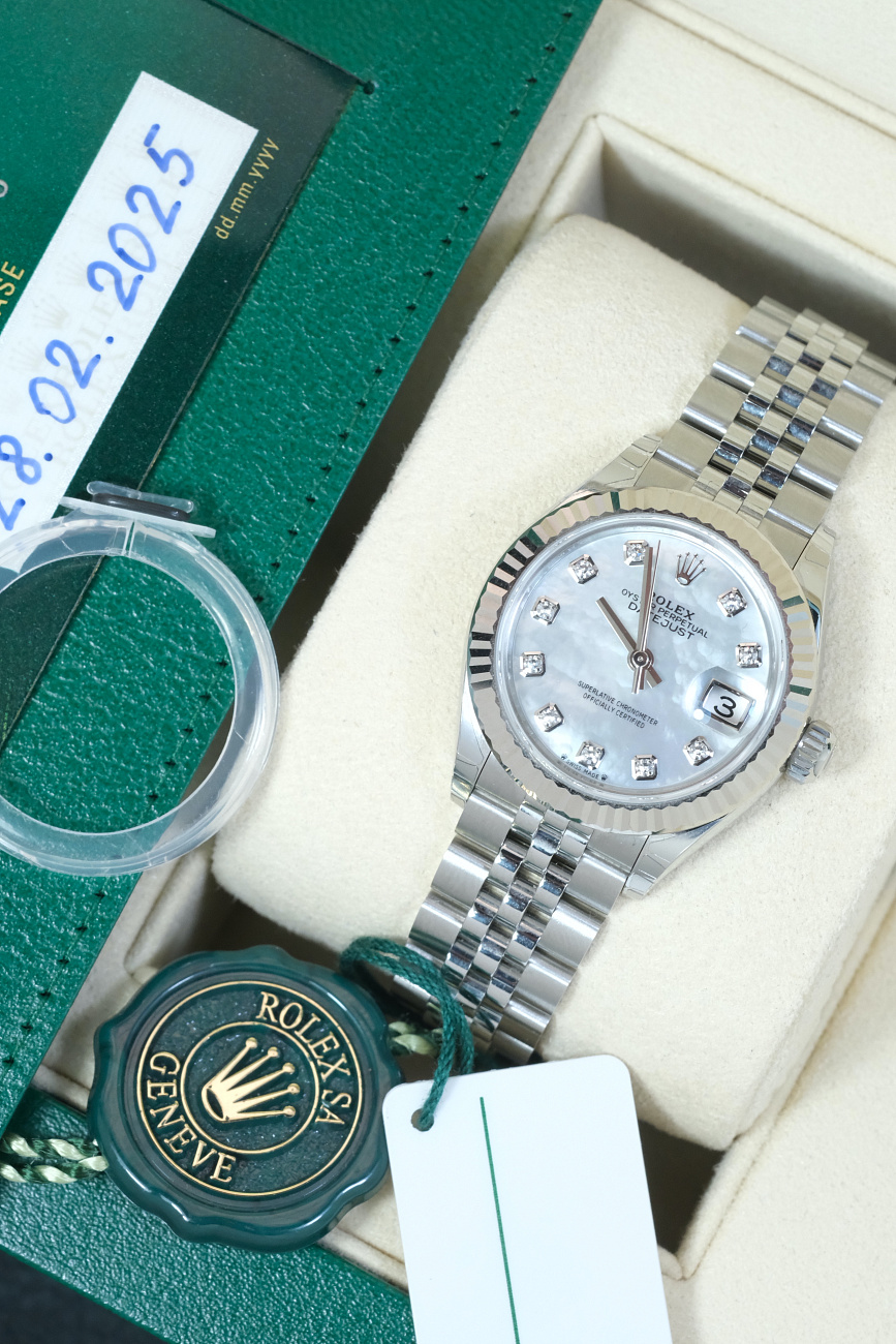 Часы Rolex  Datejust 28Mm Mop Dial Diamond Index  279174