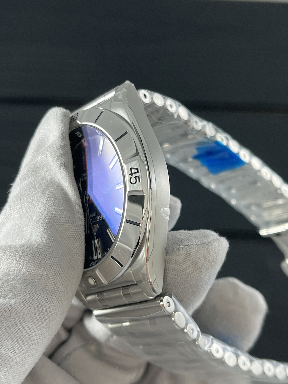 Часы Breitling  Chronomat Automatic Gmt 40Mm  A32398101M1A1