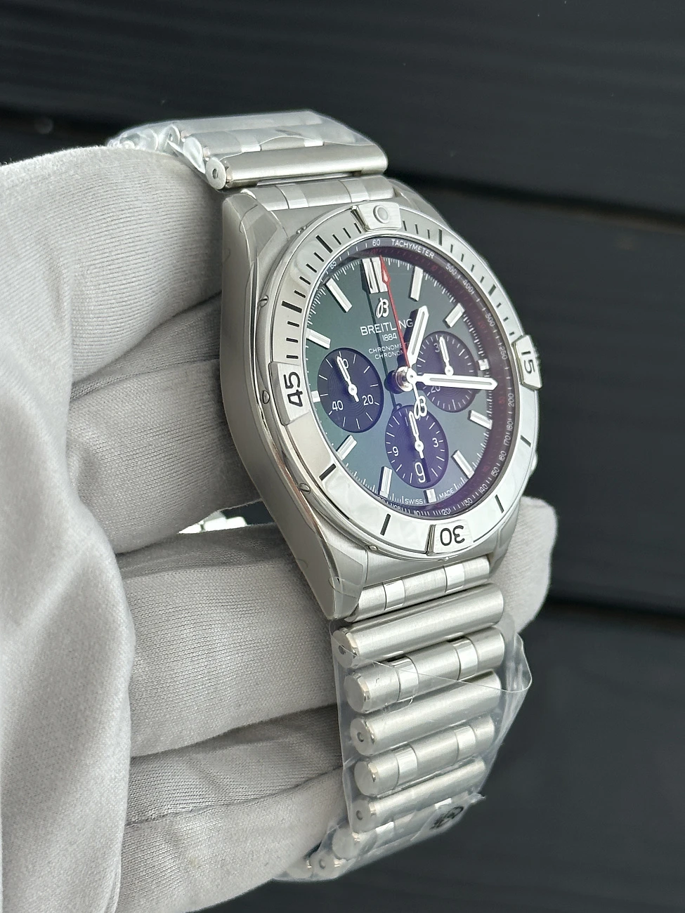 Часы Breitling  Super Chronomat B01 42  AB0134101L1A1