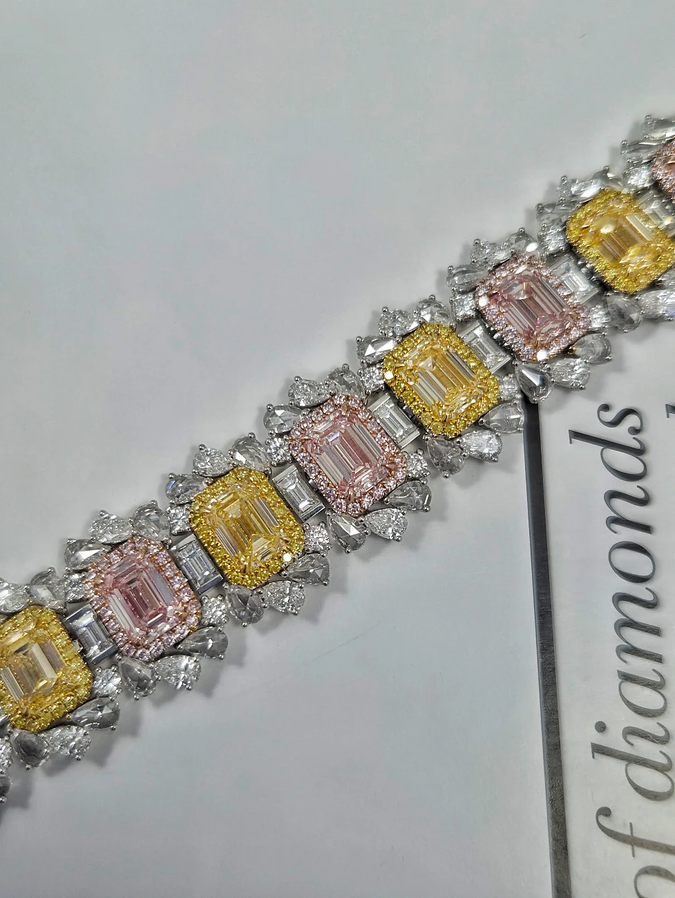 Украшение GIA  Браслет с бриллиантами 29,91 ct.    