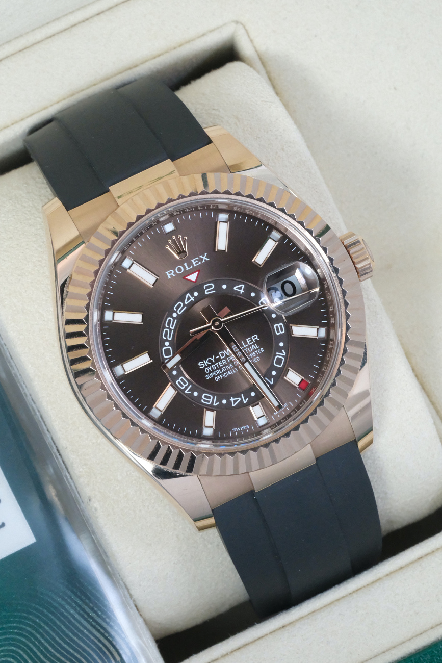 Часы Rolex  Sky-Dweller 42Mm Everose Gold Chocolate Dial  326235-0005