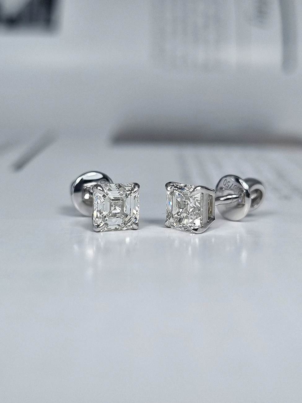 Украшение GIA  Серьги c бриллиантами 0,77/0,77 ct. G/VS1 "Lucky Number"   