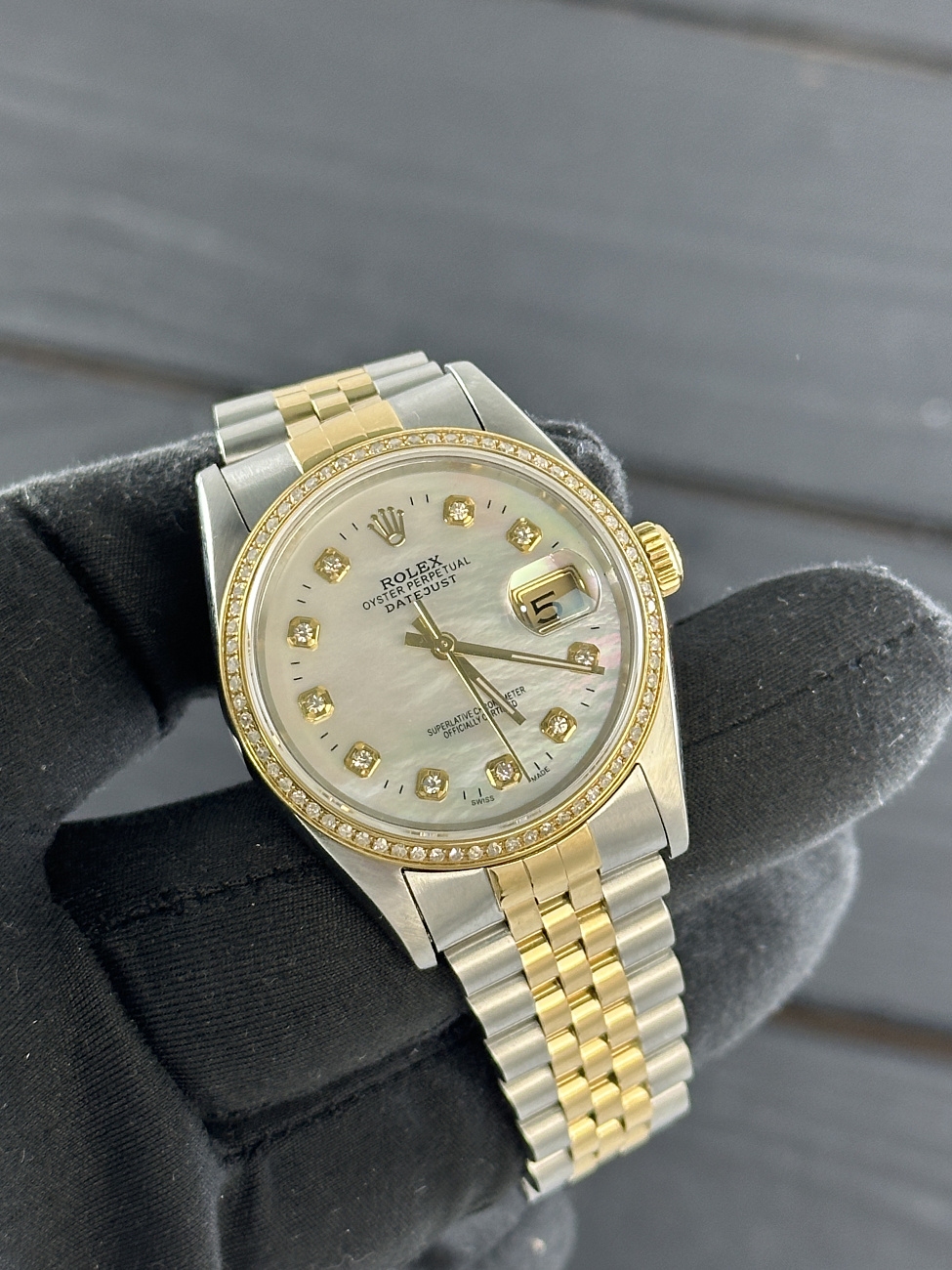Часы Rolex  Datejust 36Mm Mop Dial Custom Diamonds  16233