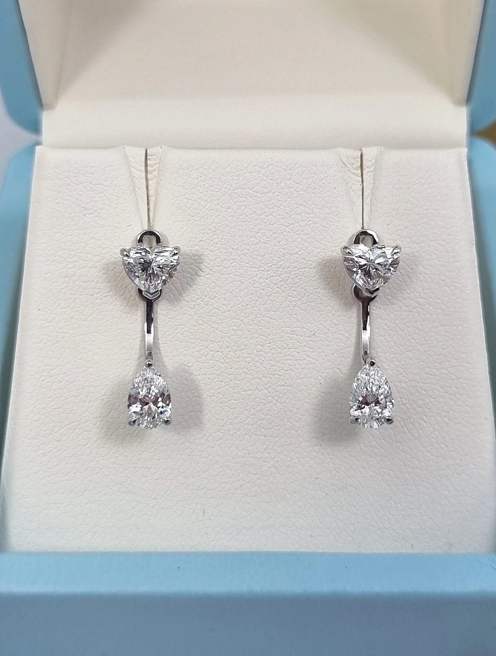 Украшение GIA  Серьги с бриллиантами 0,57/0,58 ct. X 0,50/0,51 ct.   